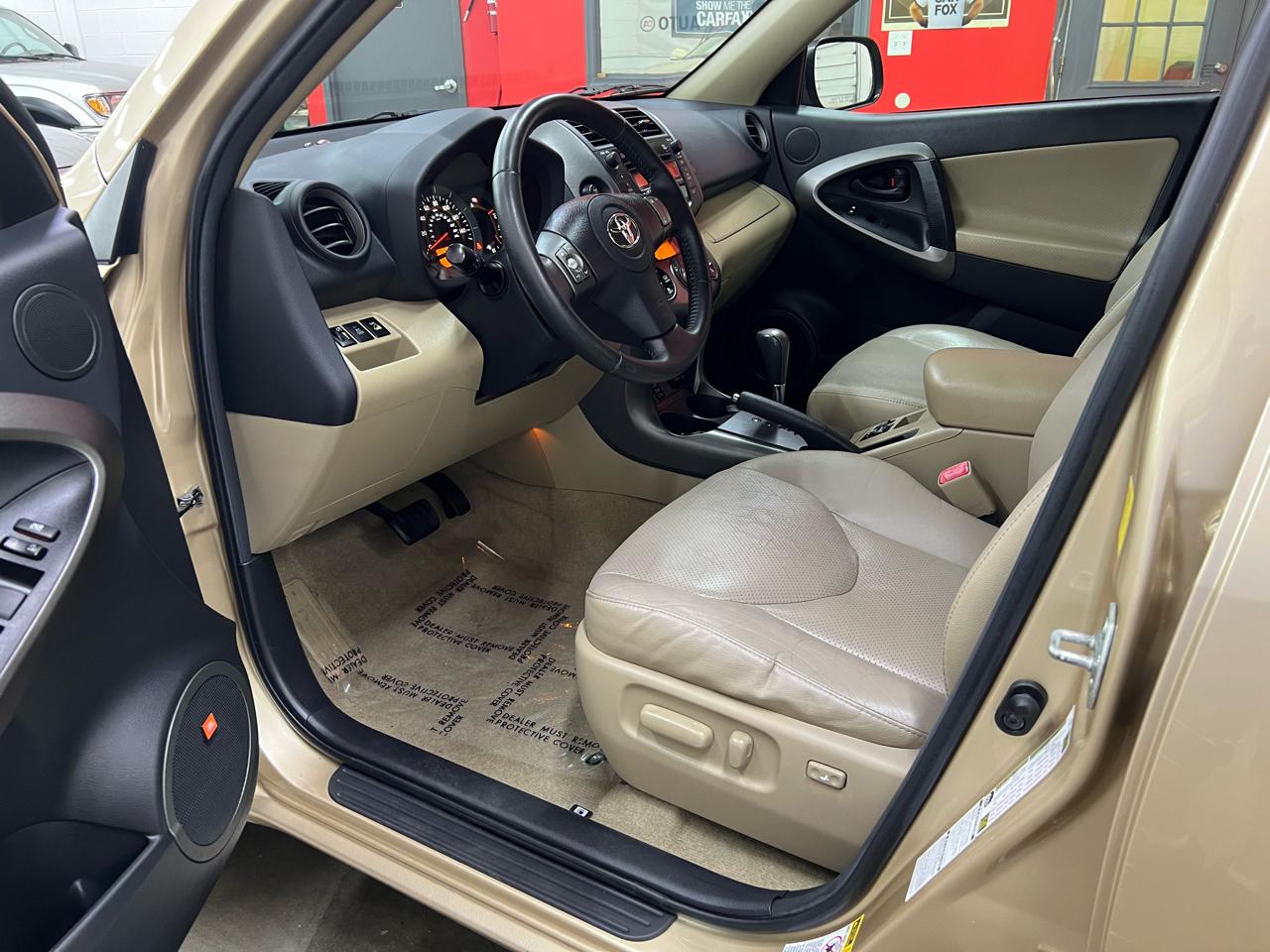 Toyota RAV4 Limited V6 4WD 2010
