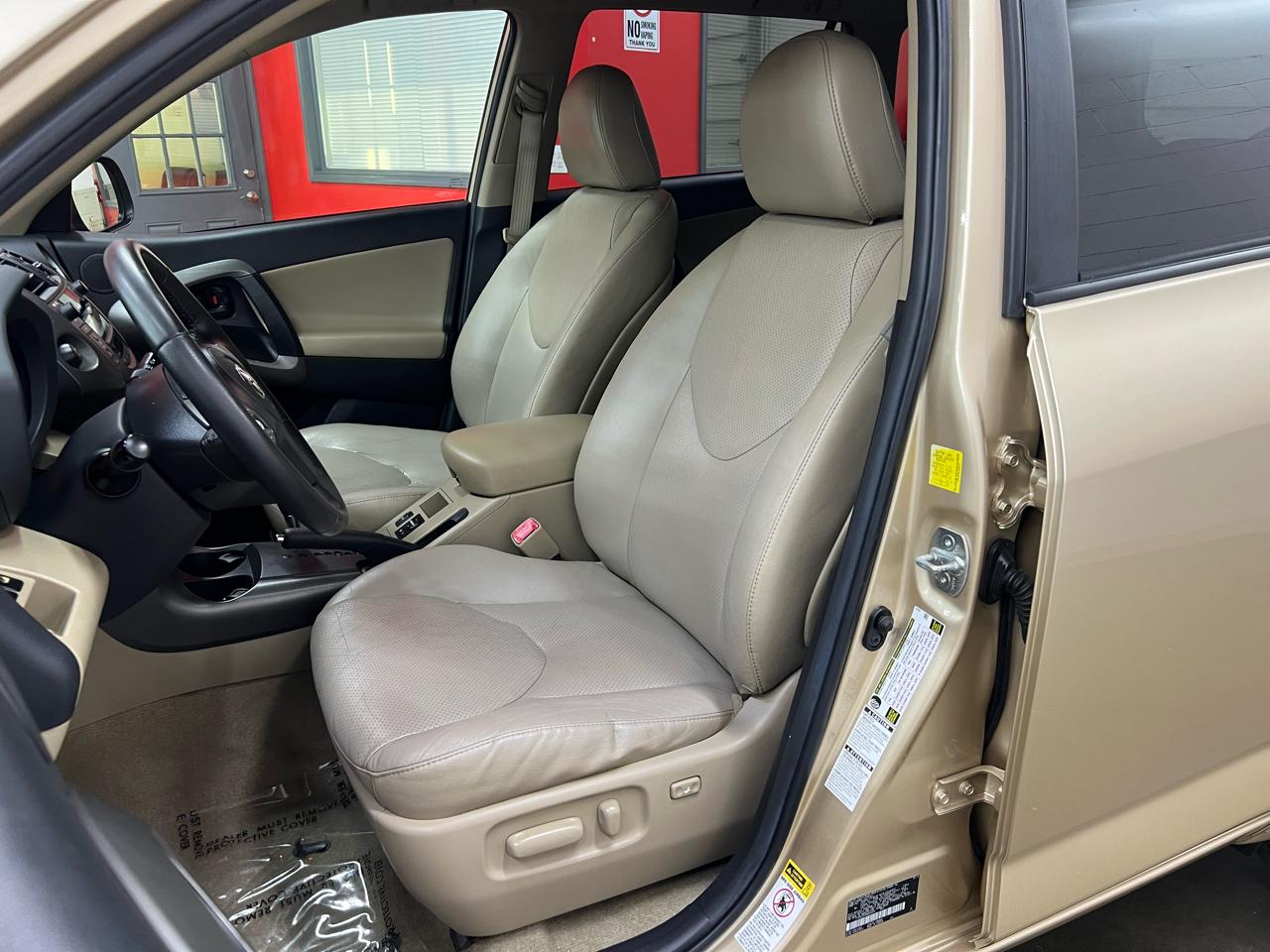 Toyota RAV4 Limited V6 4WD 2010