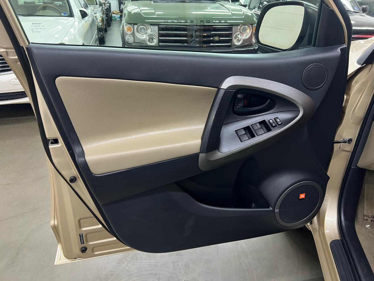 Toyota RAV4 Limited V6 4WD 2010