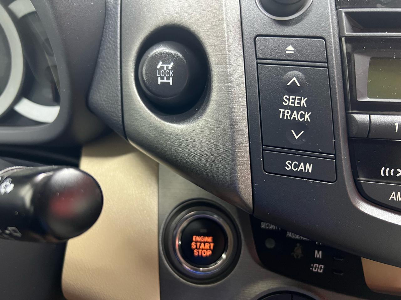 Toyota RAV4 Limited V6 4WD 2010