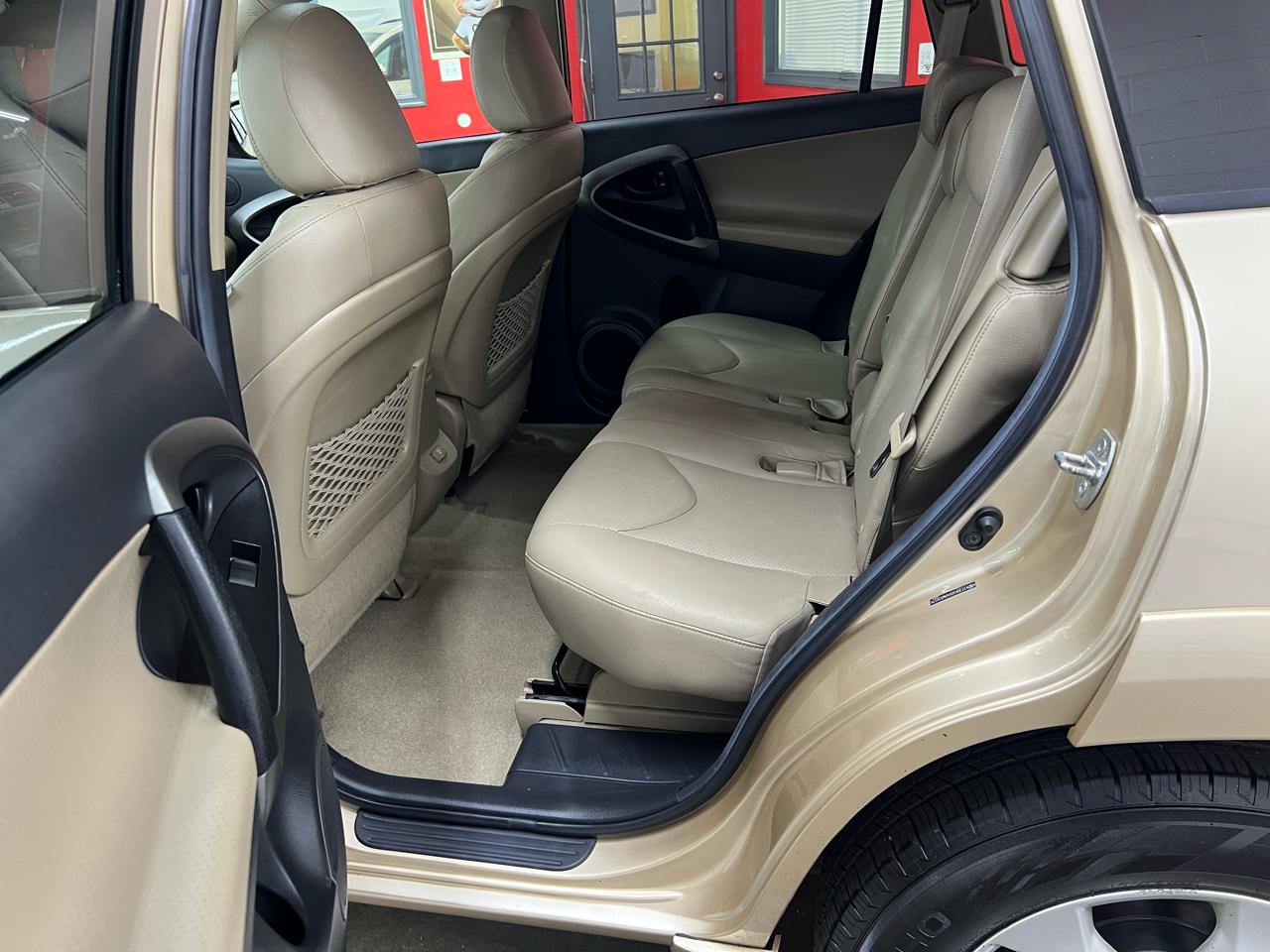 Toyota RAV4 Limited V6 4WD 2010