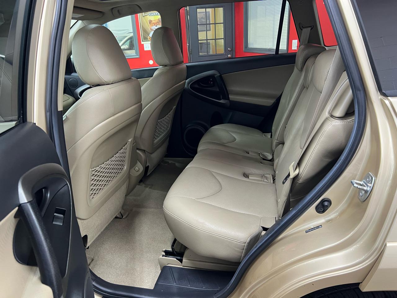 Toyota RAV4 Limited V6 4WD 2010