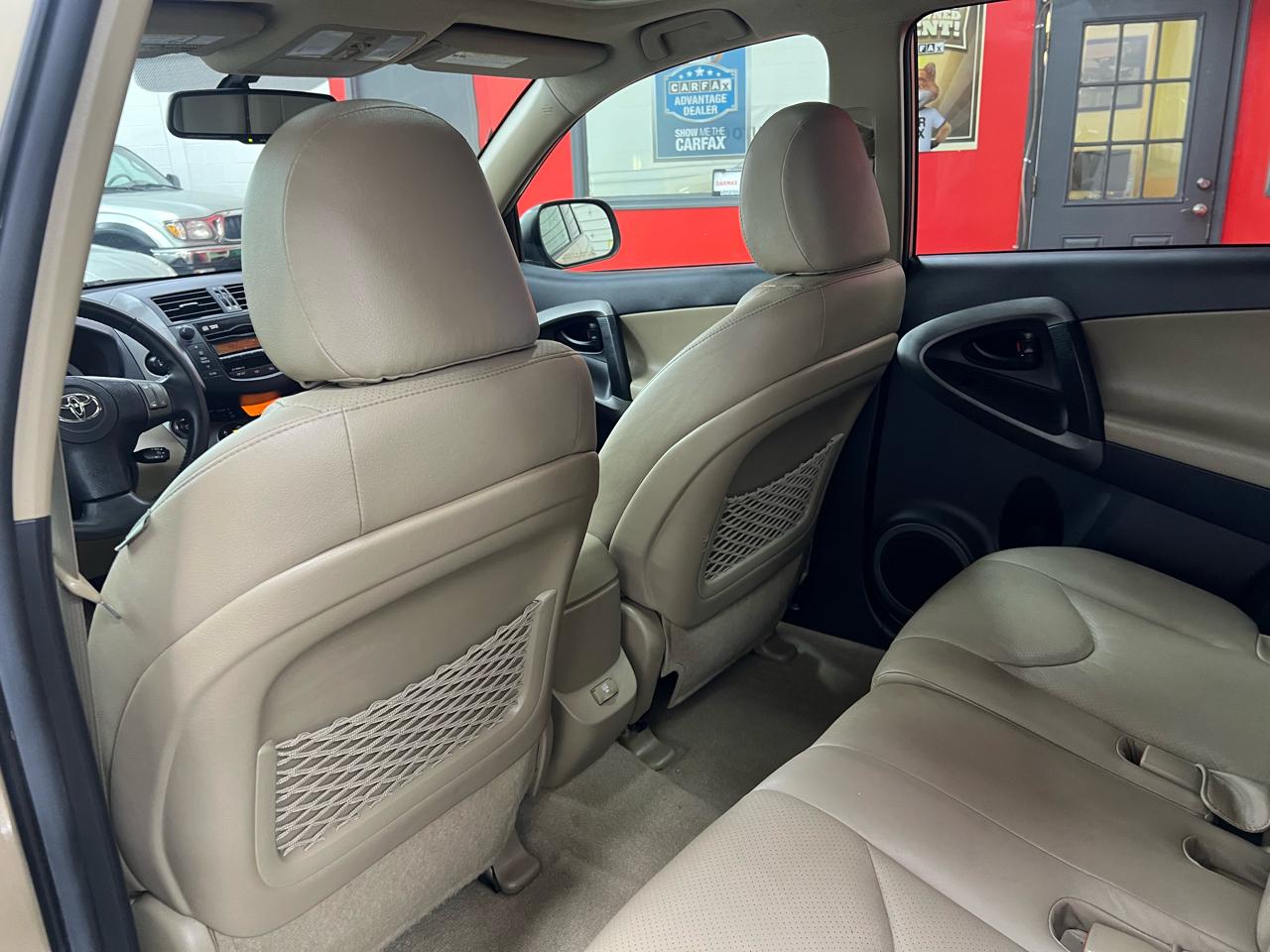 Toyota RAV4 Limited V6 4WD 2010
