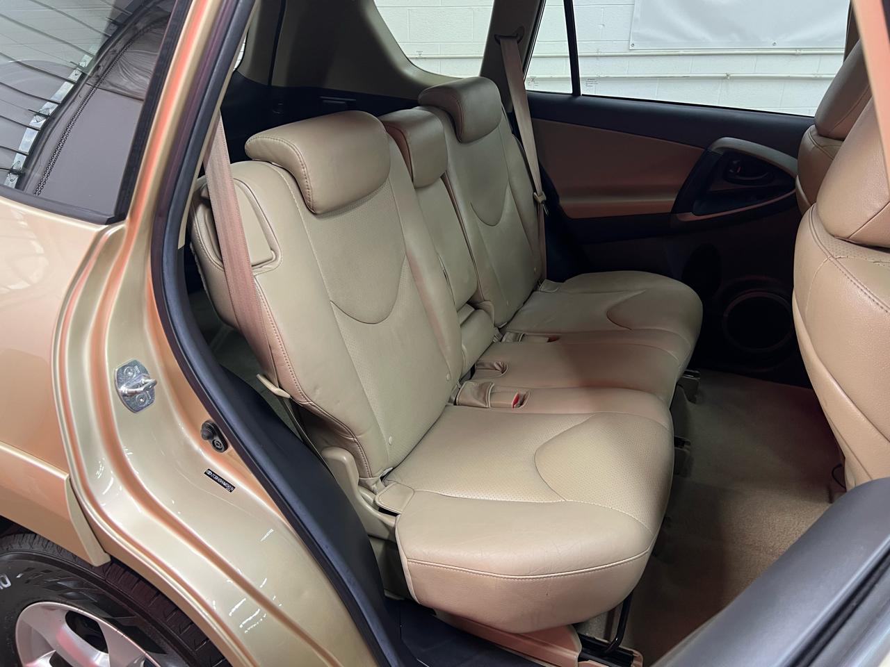 Toyota RAV4 Limited V6 4WD 2010