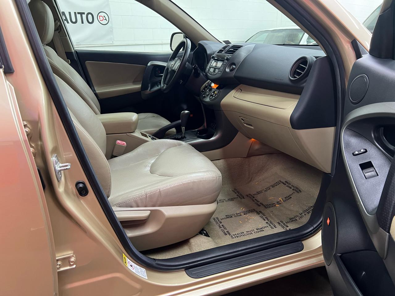Toyota RAV4 Limited V6 4WD 2010