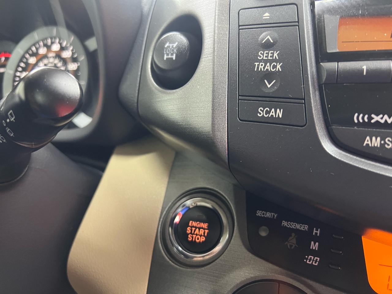 Toyota RAV4 Limited V6 4WD 2010