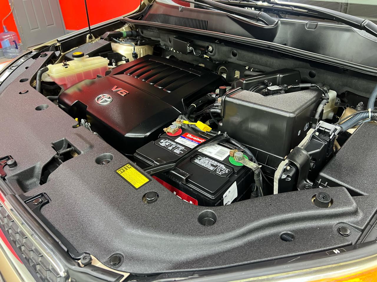 Toyota RAV4 Limited V6 4WD 2010
