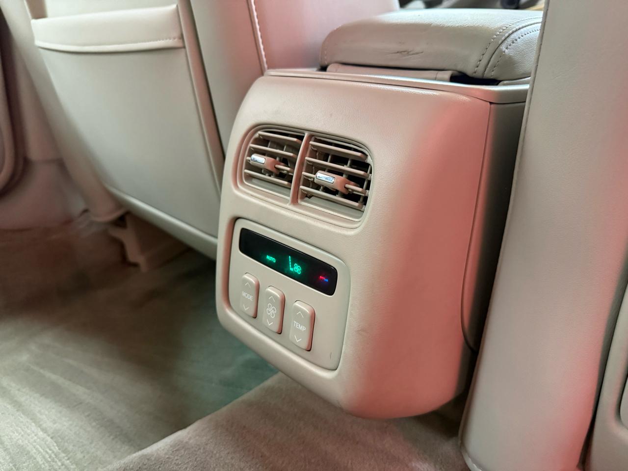 Cadillac DeVille Sedan 2004