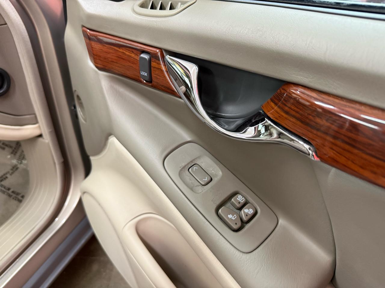 Cadillac DeVille Sedan 2004