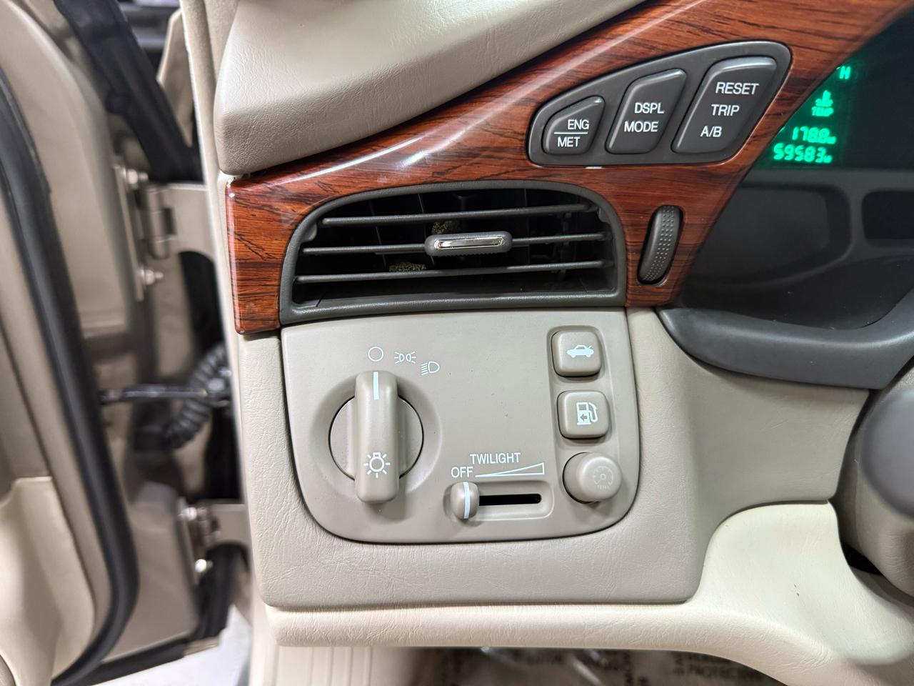Cadillac DeVille Sedan 2004