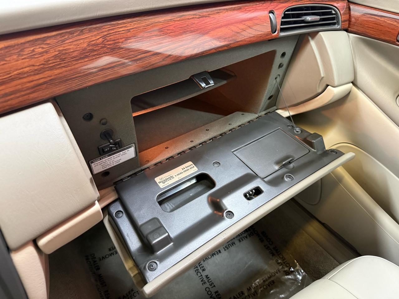 Cadillac DeVille Sedan 2004