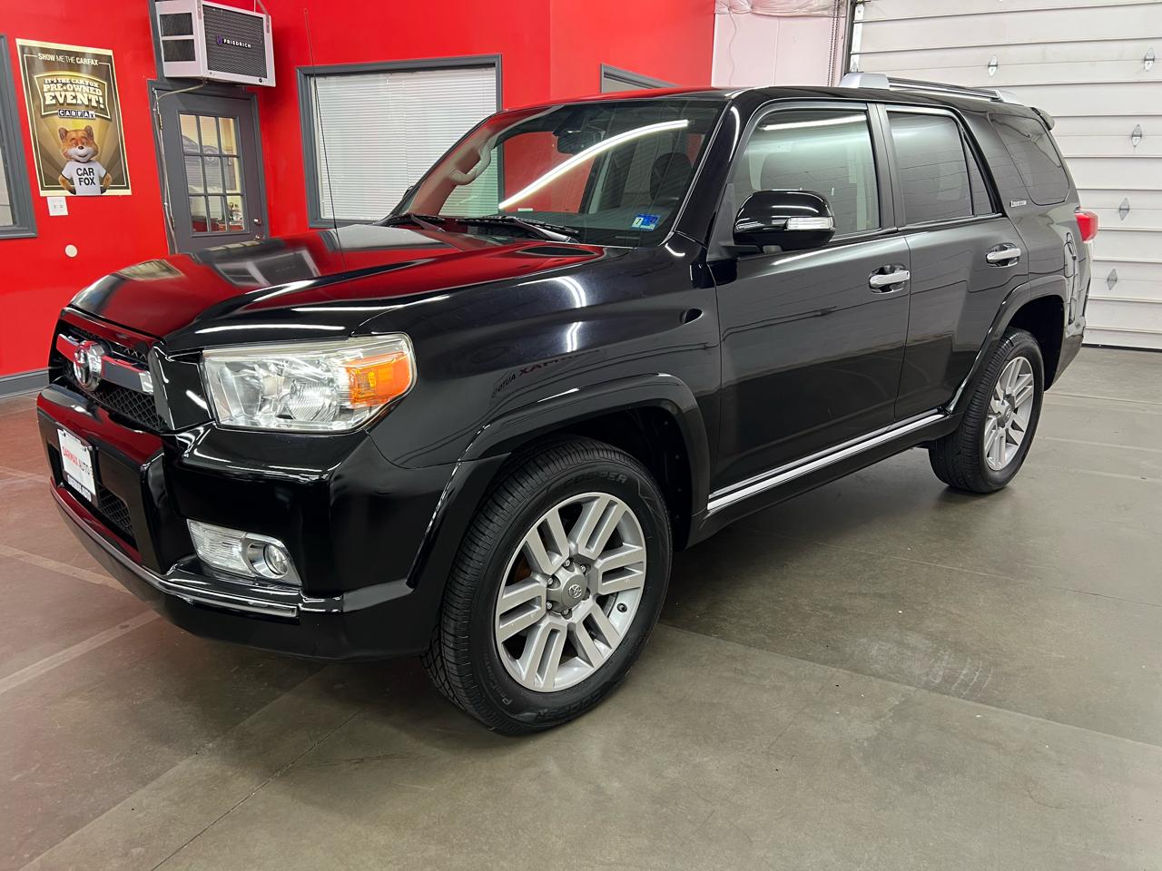 Toyota 4Runner Limited 4WD V6 2011