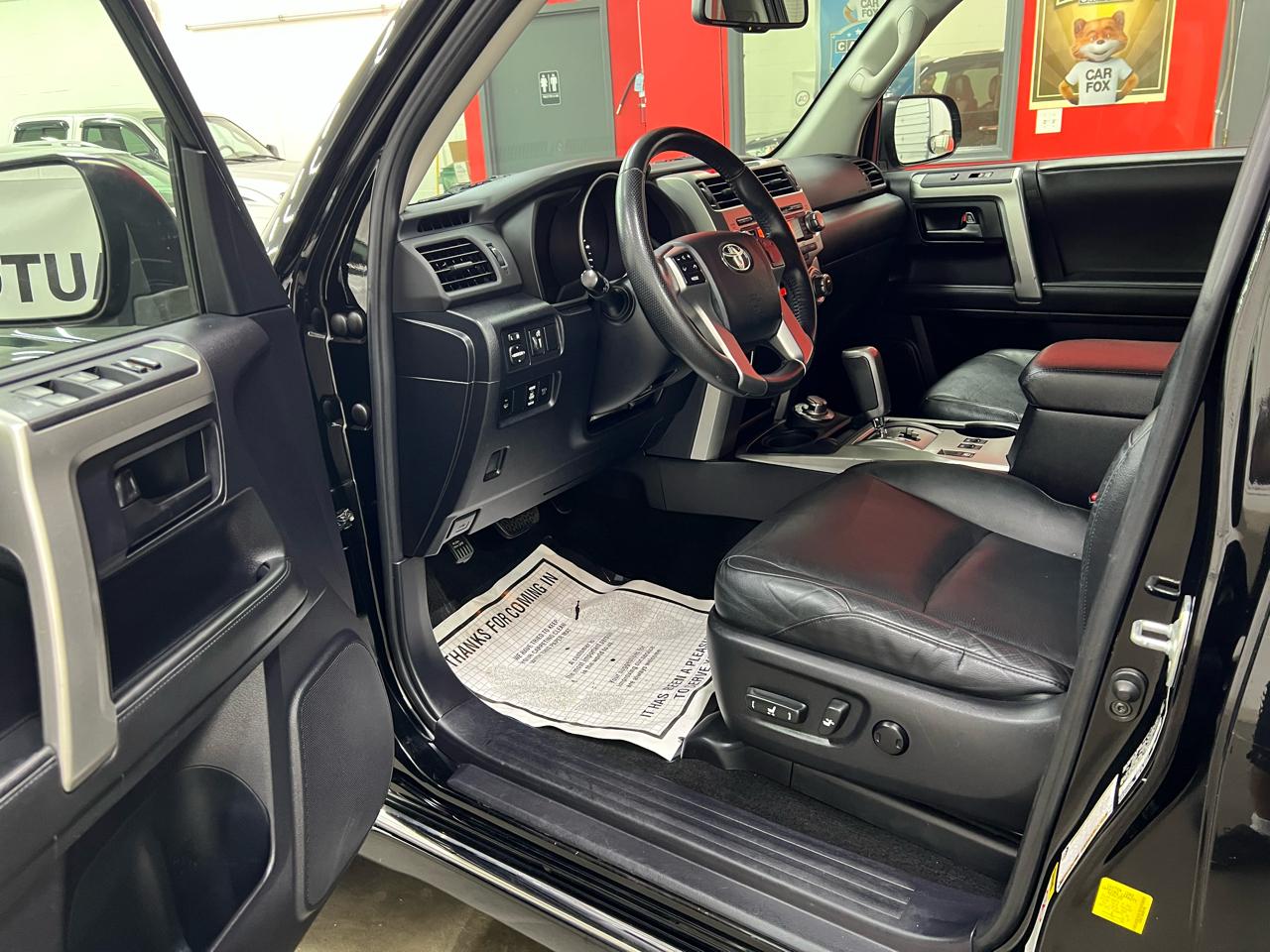 Toyota 4Runner Limited 4WD V6 2011