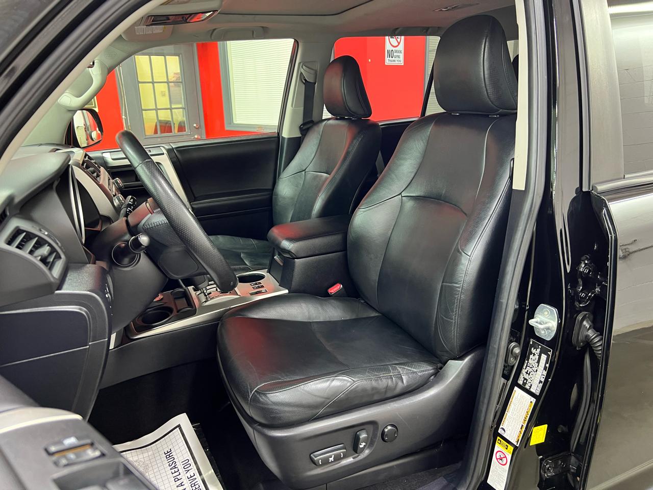 Toyota 4Runner Limited 4WD V6 2011