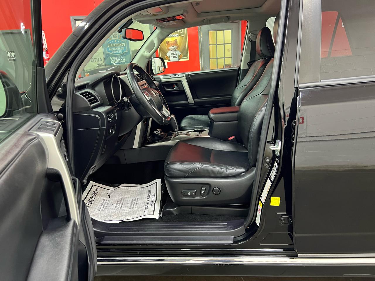 Toyota 4Runner Limited 4WD V6 2011