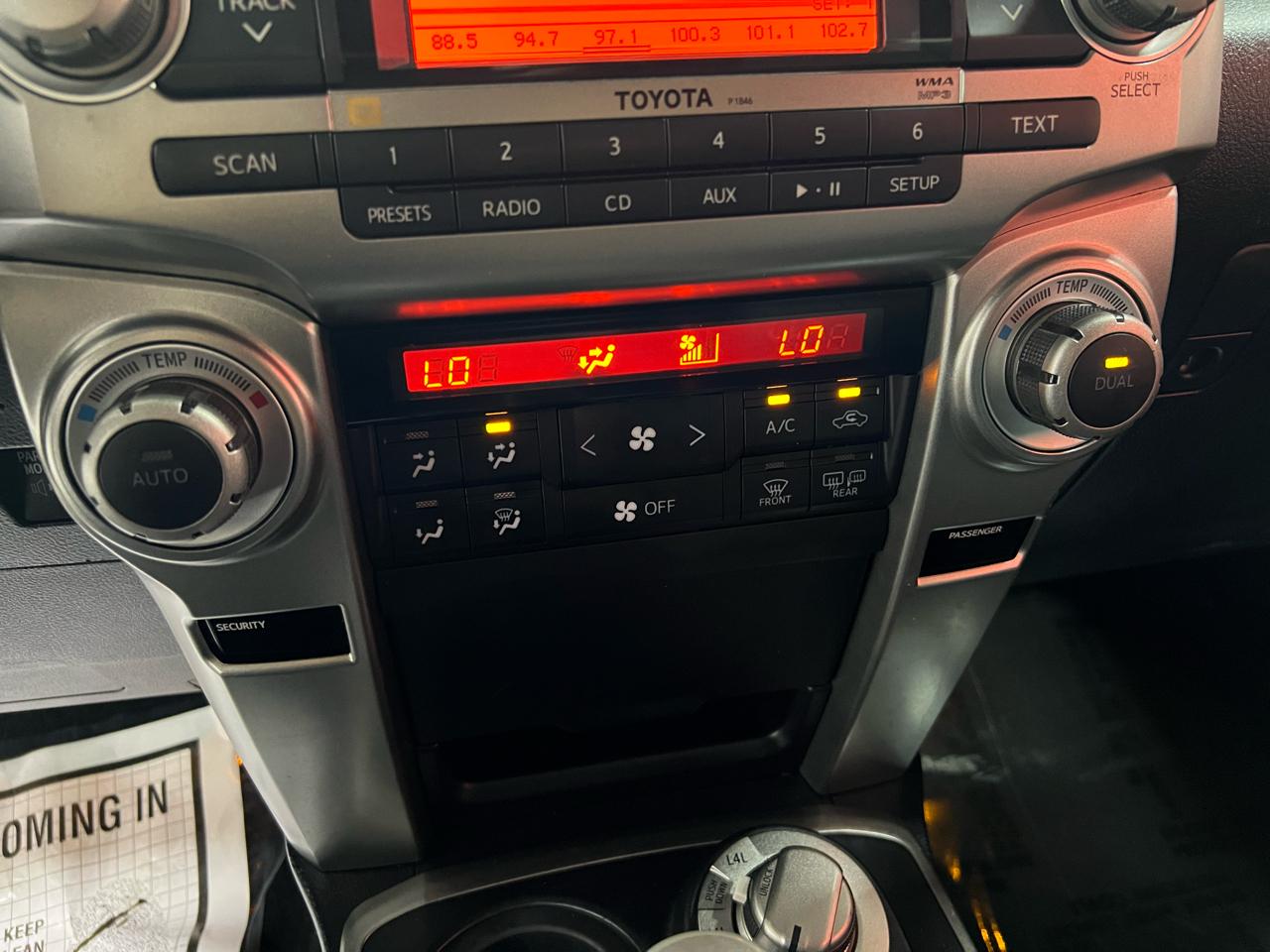 Toyota 4Runner Limited 4WD V6 2011