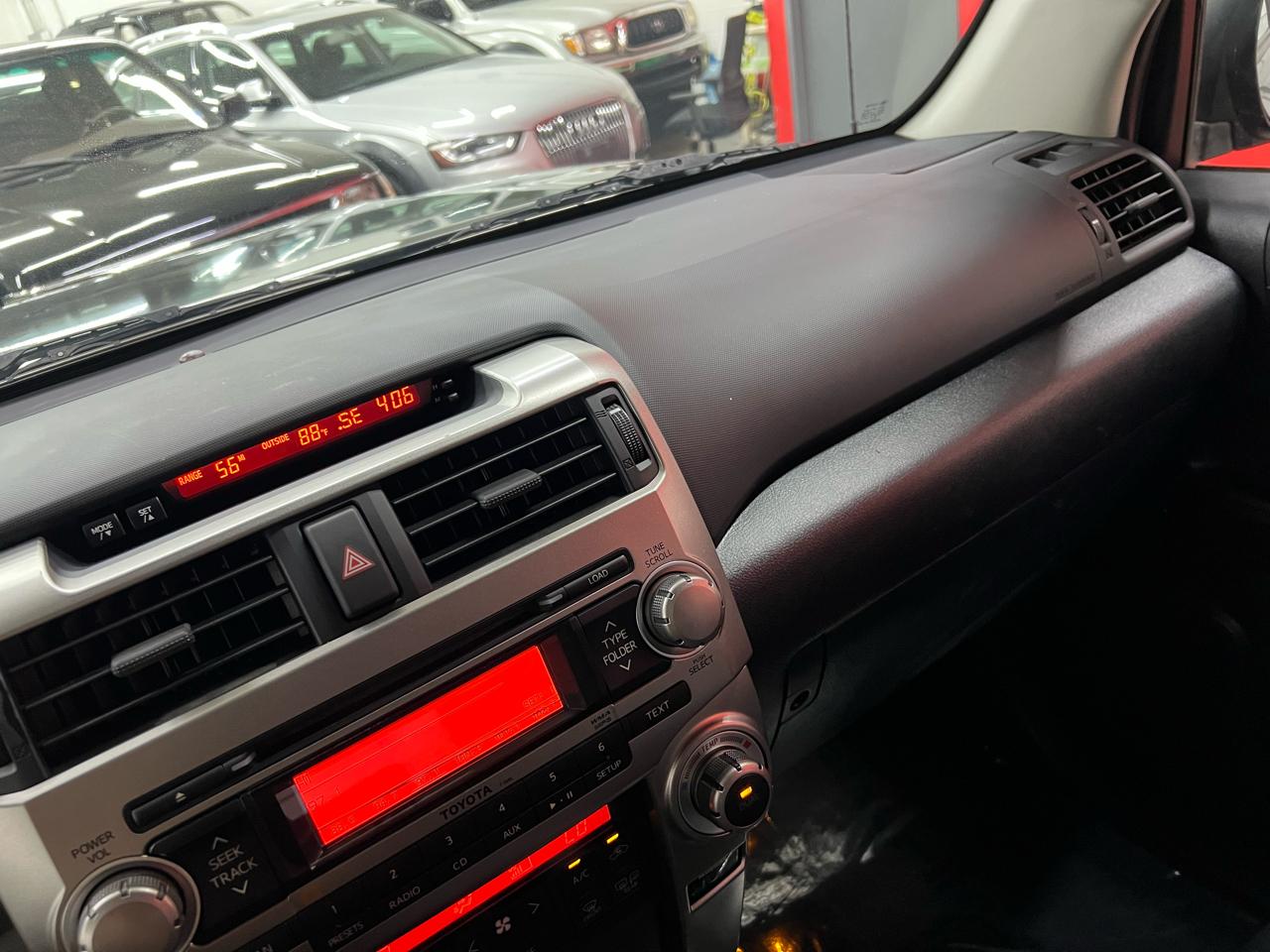 Toyota 4Runner Limited 4WD V6 2011