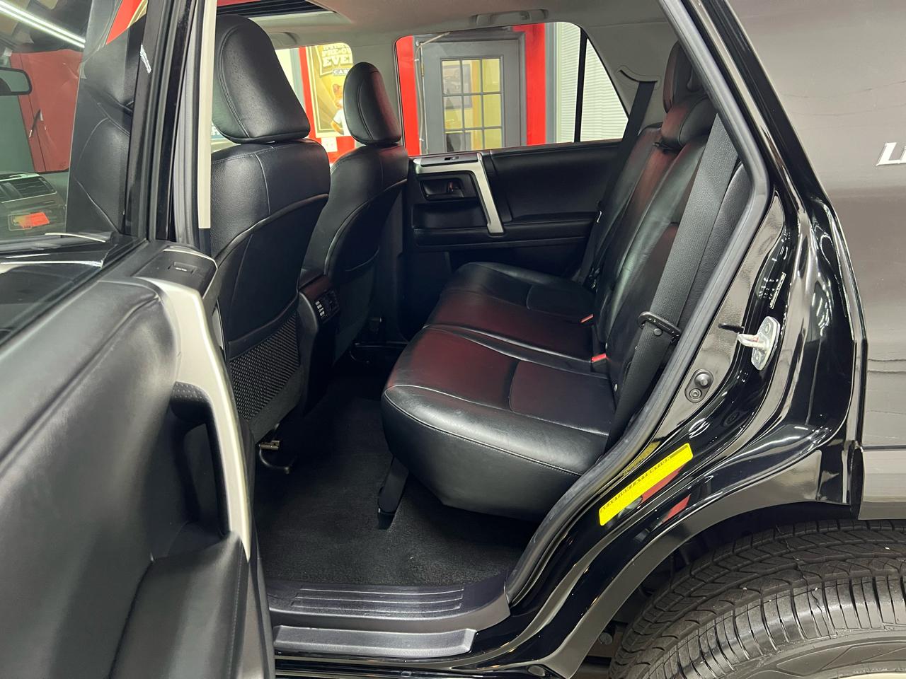 Toyota 4Runner Limited 4WD V6 2011