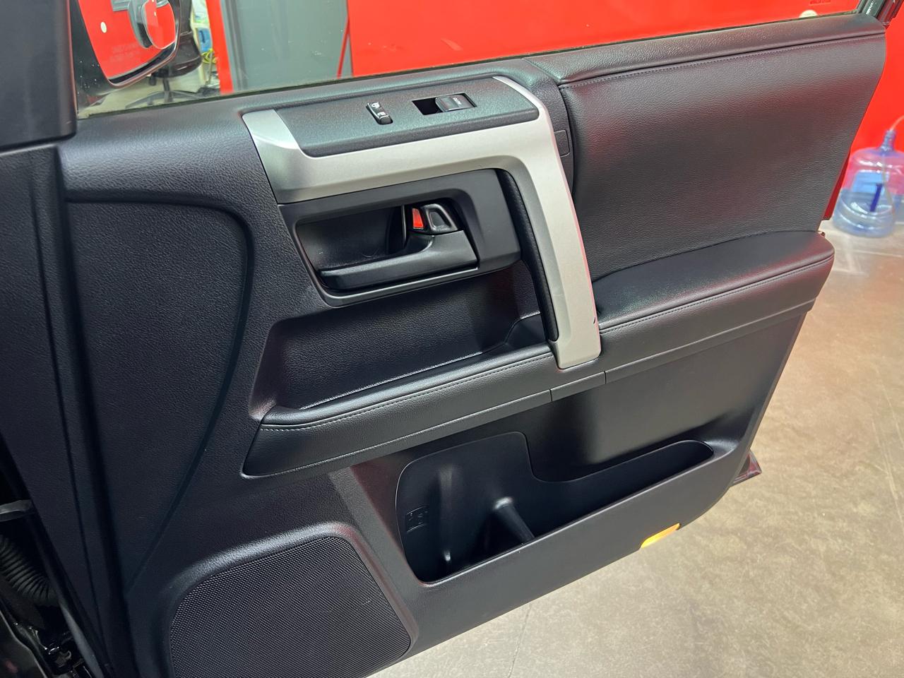 Toyota 4Runner Limited 4WD V6 2011