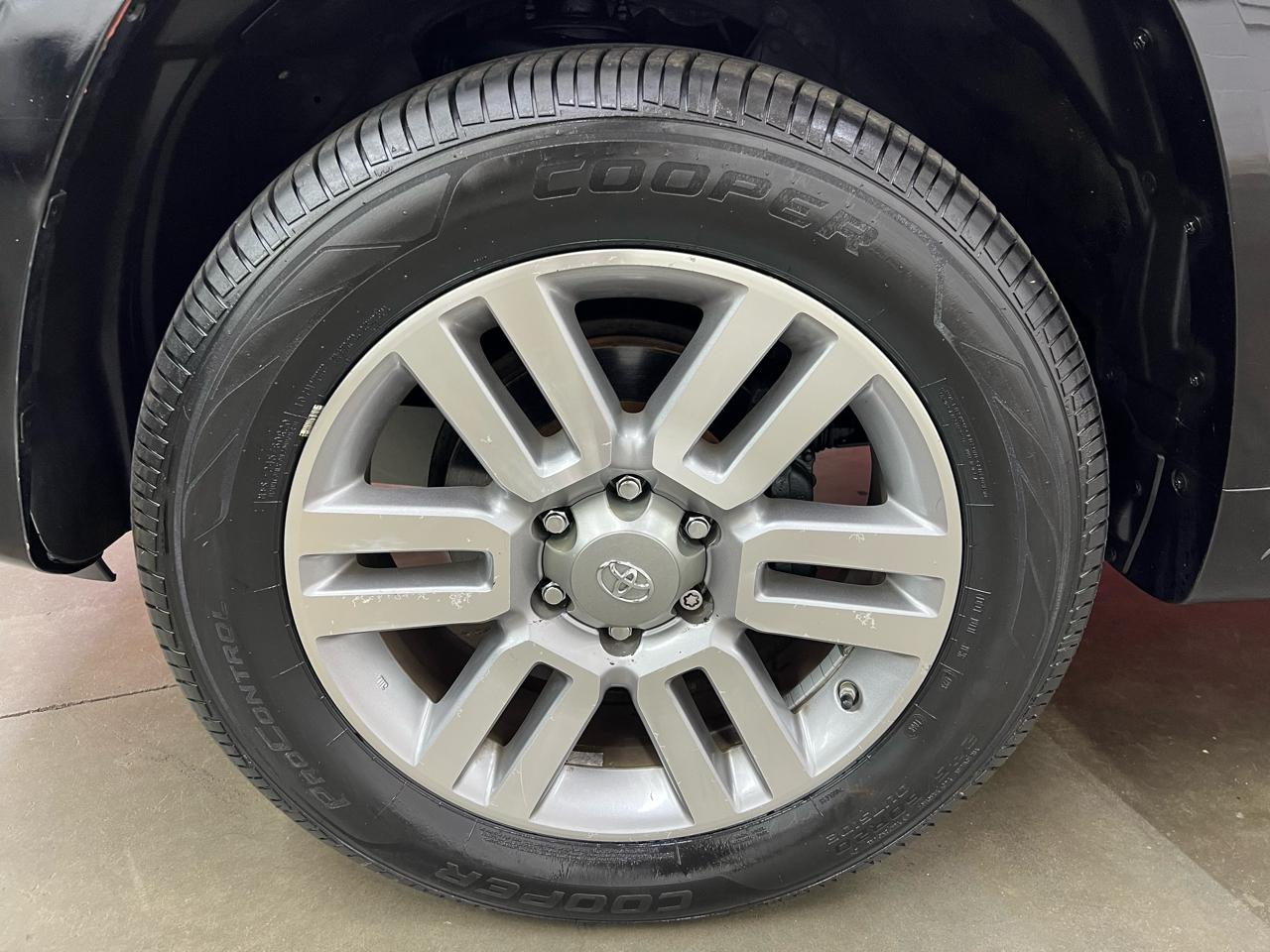 Toyota 4Runner Limited 4WD V6 2011
