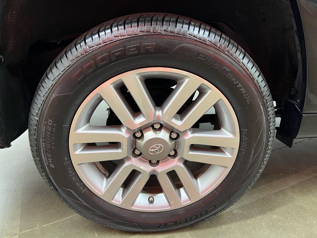 Toyota 4Runner Limited 4WD V6 2011
