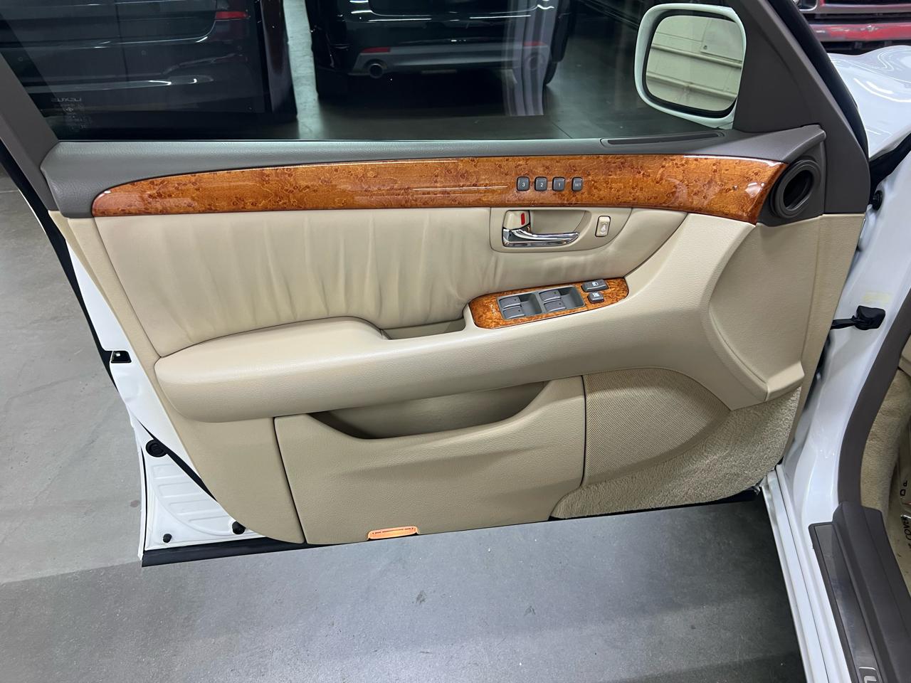 Lexus LS 430 Sedan 2004