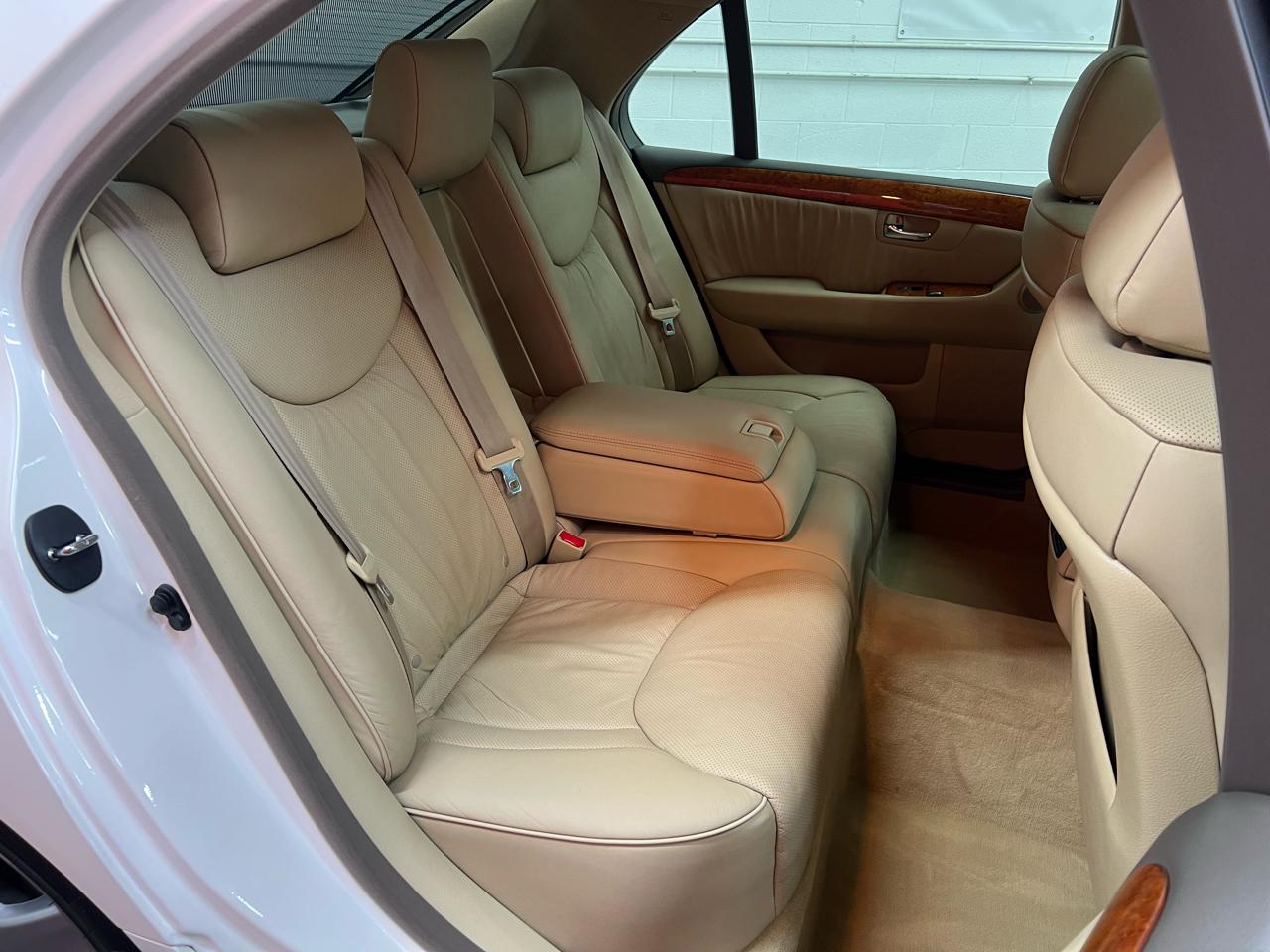 Lexus LS 430 Sedan 2004