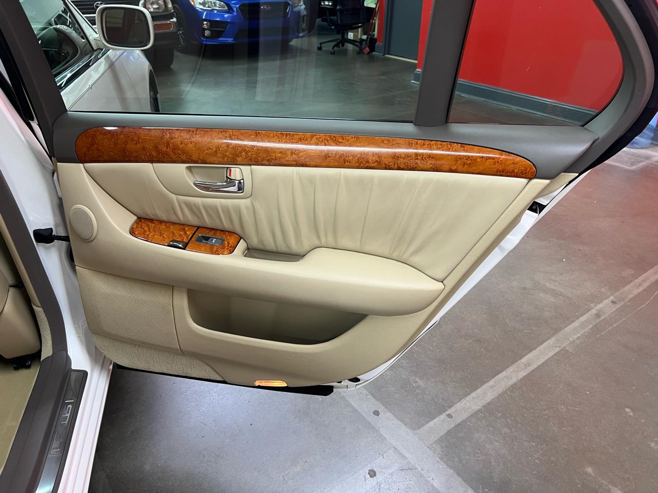 Lexus LS 430 Sedan 2004