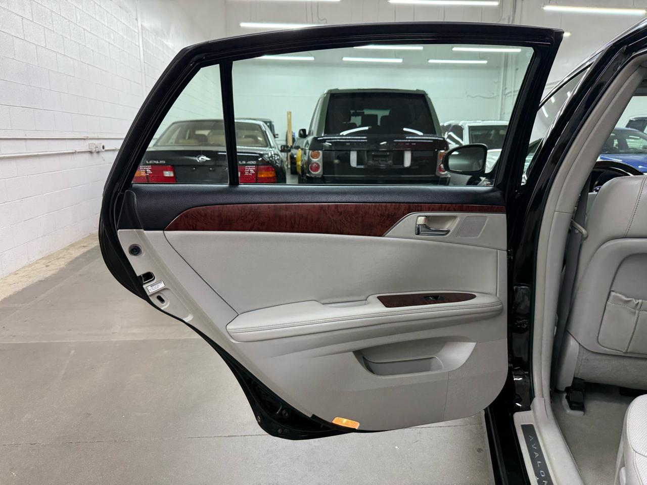 Toyota Avalon Limited 2012