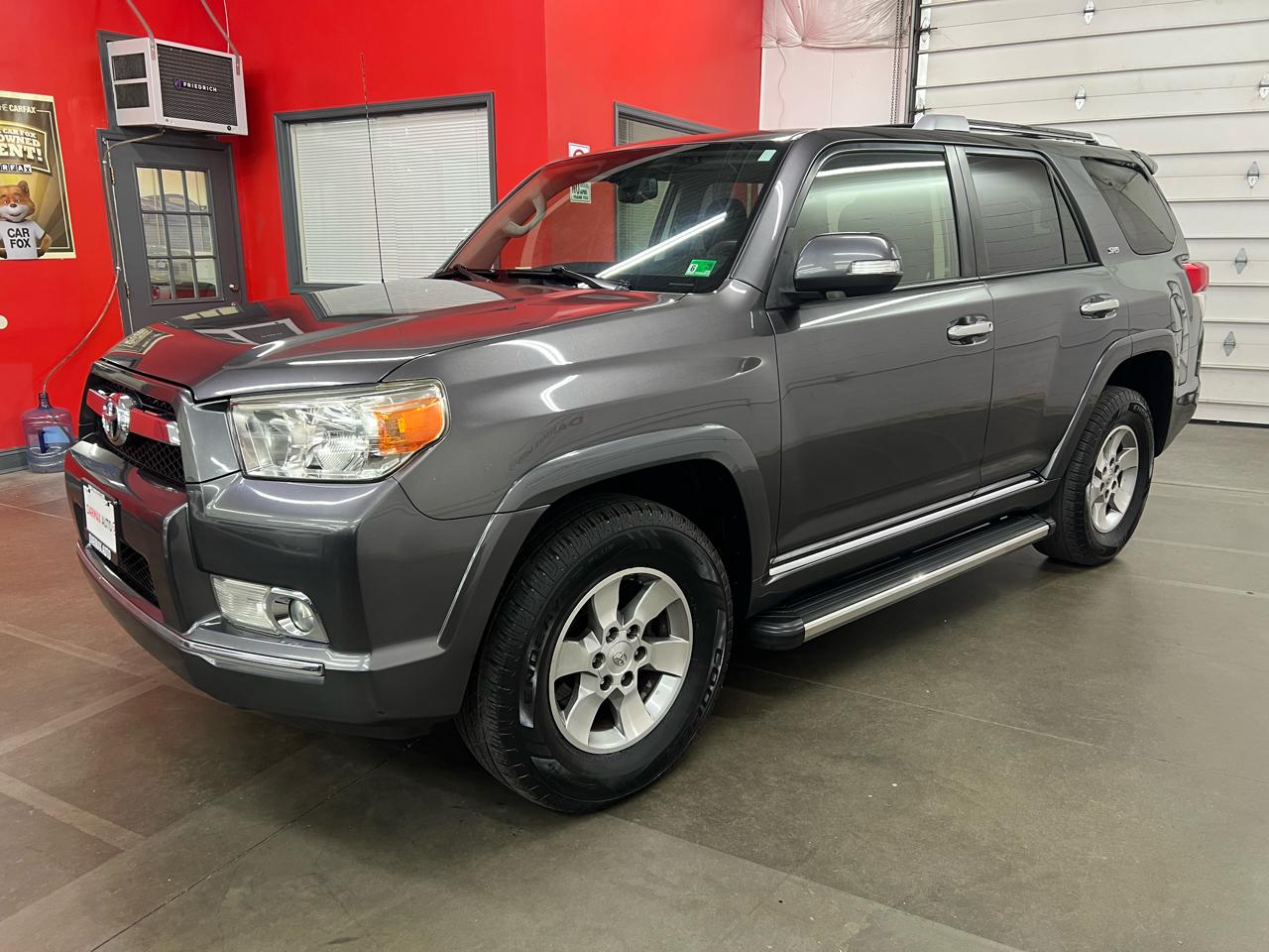 Toyota 4Runner SR5 4WD 2013
