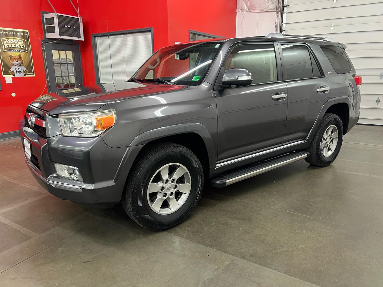 Toyota 4Runner SR5 4WD 2013
