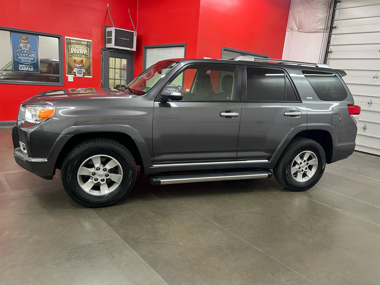 Toyota 4Runner SR5 4WD 2013