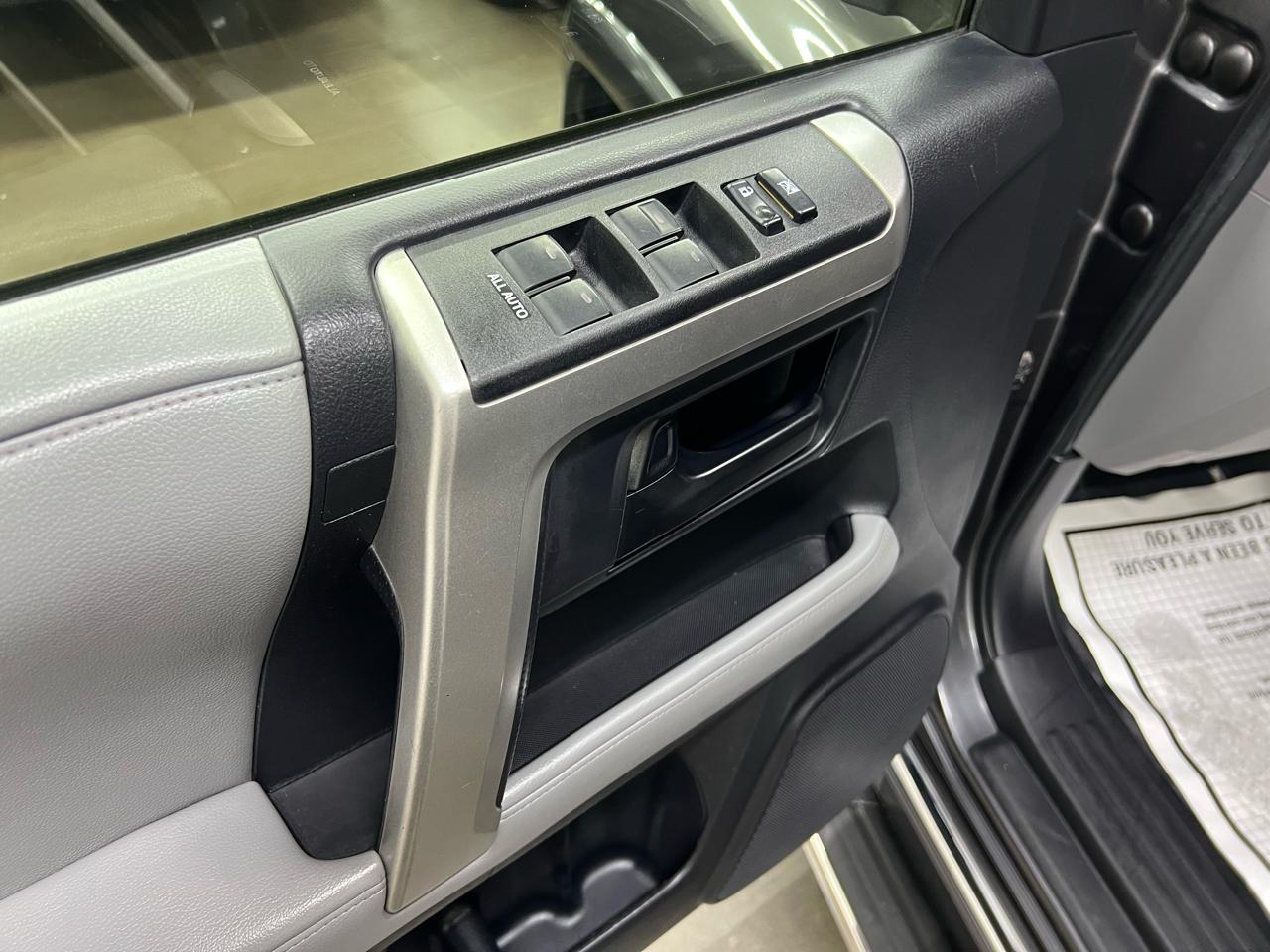 Toyota 4Runner SR5 4WD 2013