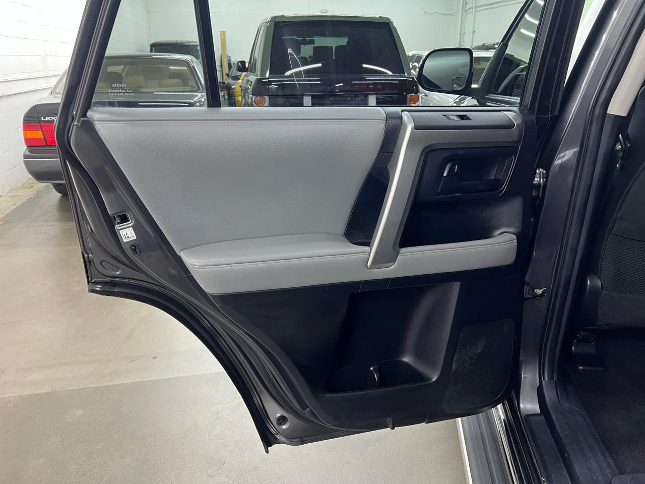 Toyota 4Runner SR5 4WD 2013