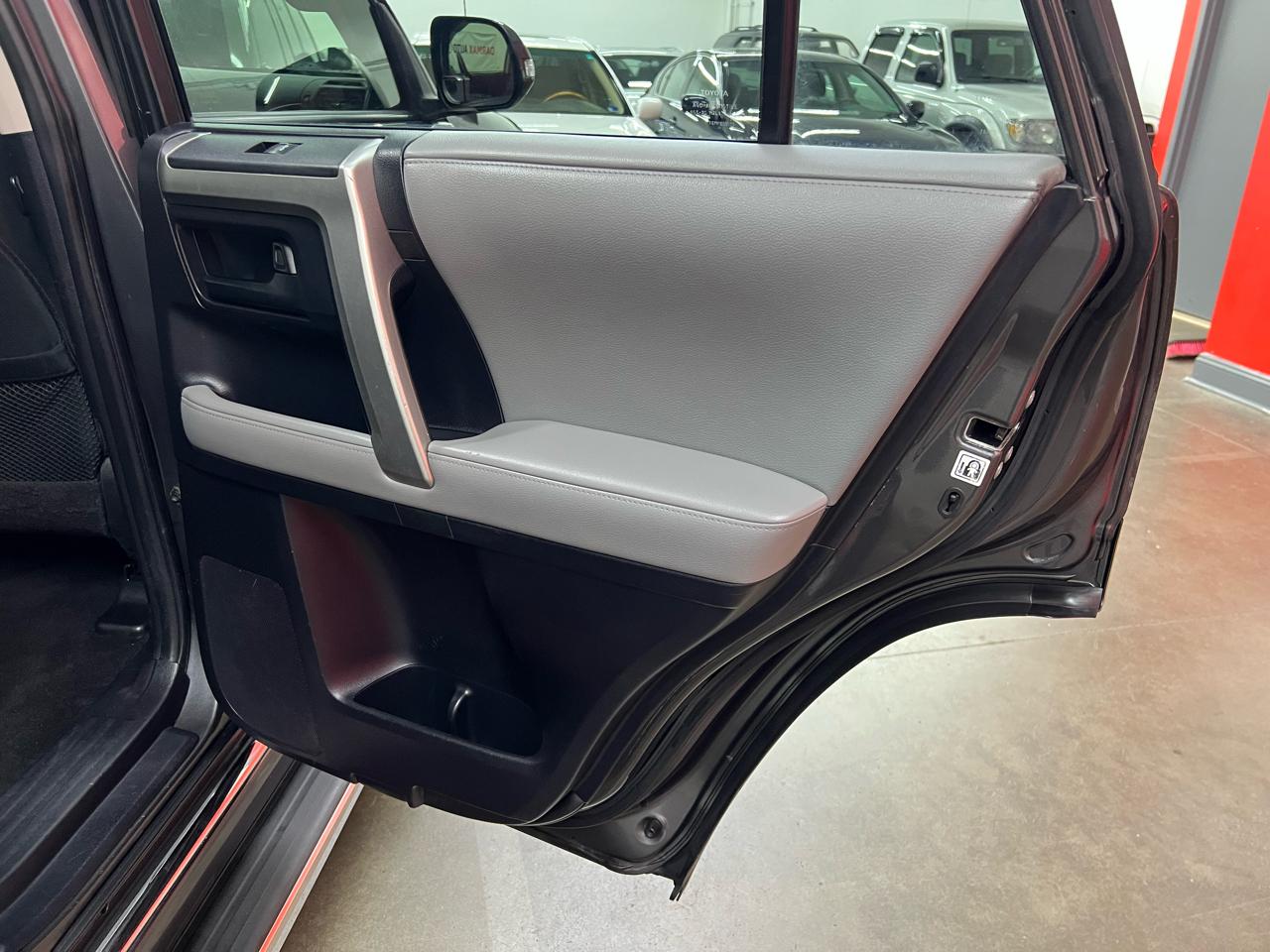 Toyota 4Runner SR5 4WD 2013