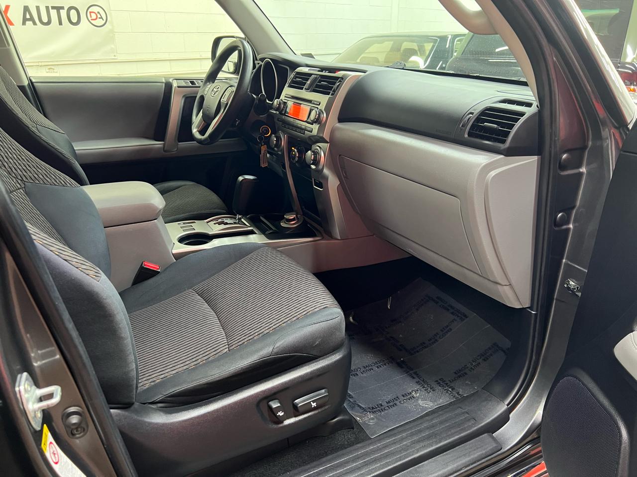 Toyota 4Runner SR5 4WD 2013