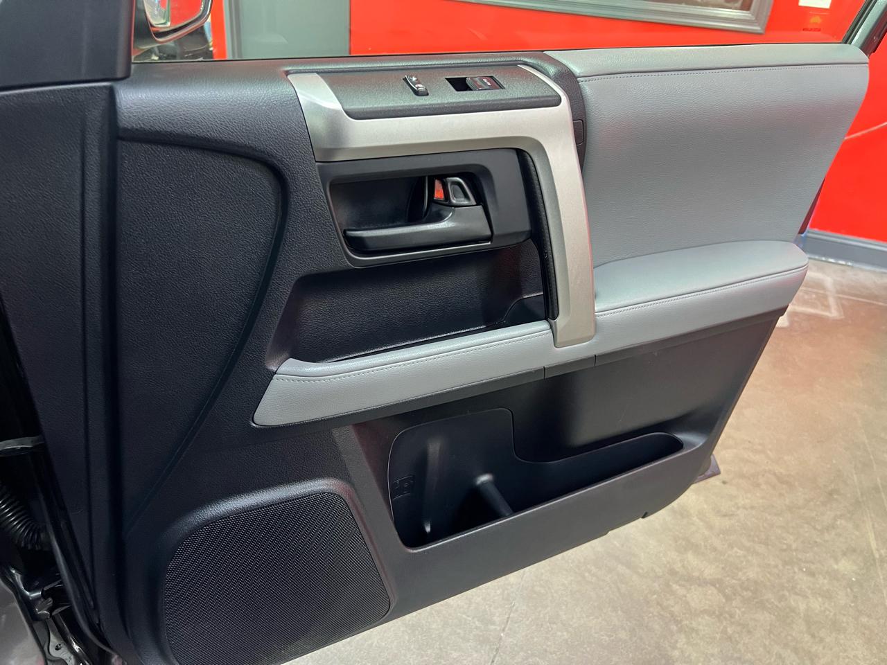 Toyota 4Runner SR5 4WD 2013