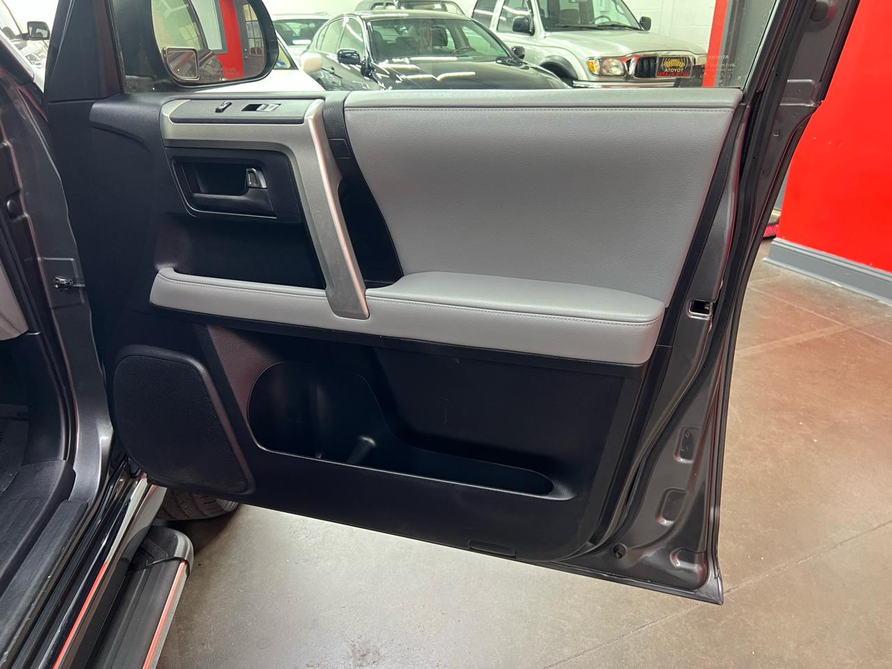 Toyota 4Runner SR5 4WD 2013