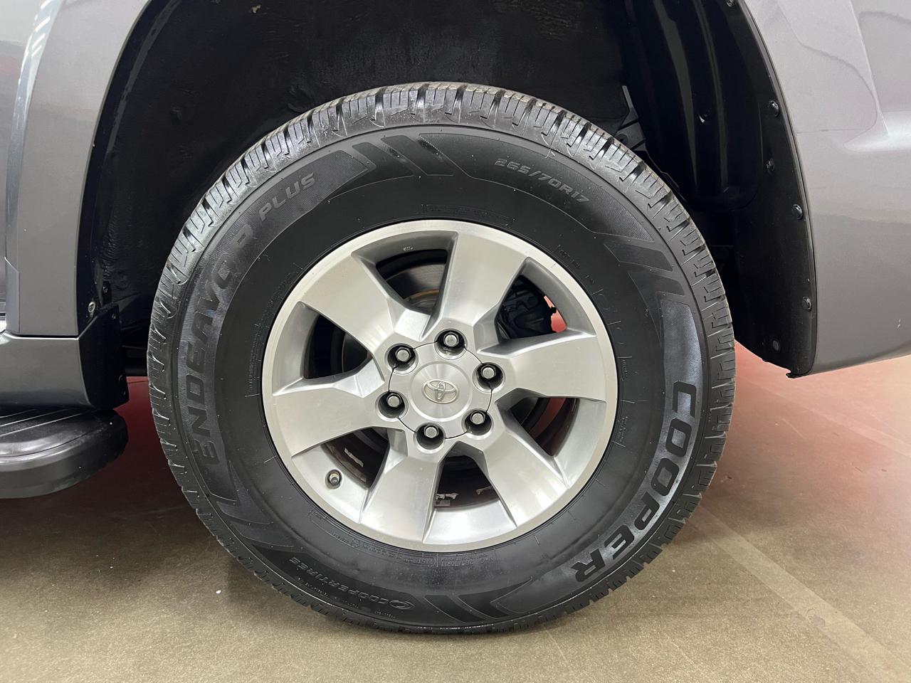 Toyota 4Runner SR5 4WD 2013