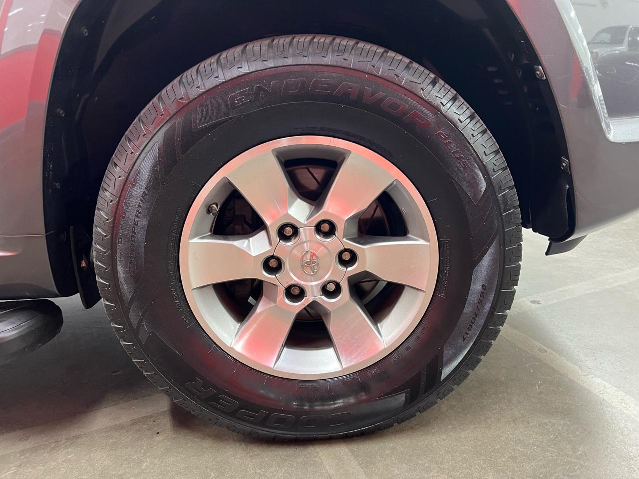 Toyota 4Runner SR5 4WD 2013