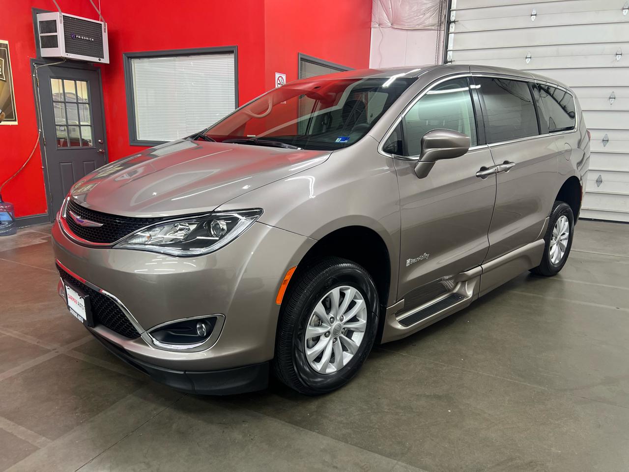 Chrysler Pacifica Touring Plus 2018