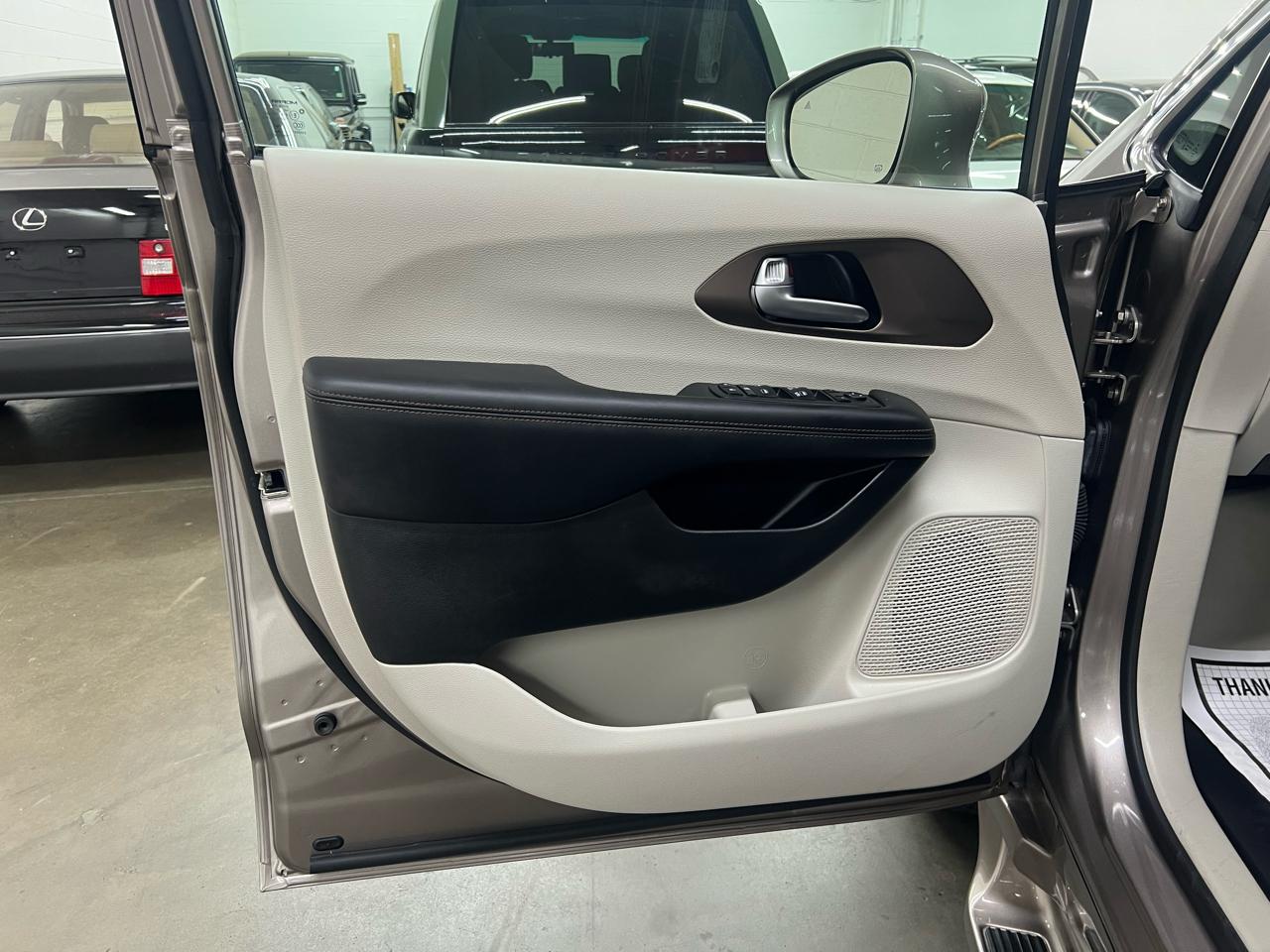 Chrysler Pacifica Touring Plus 2018
