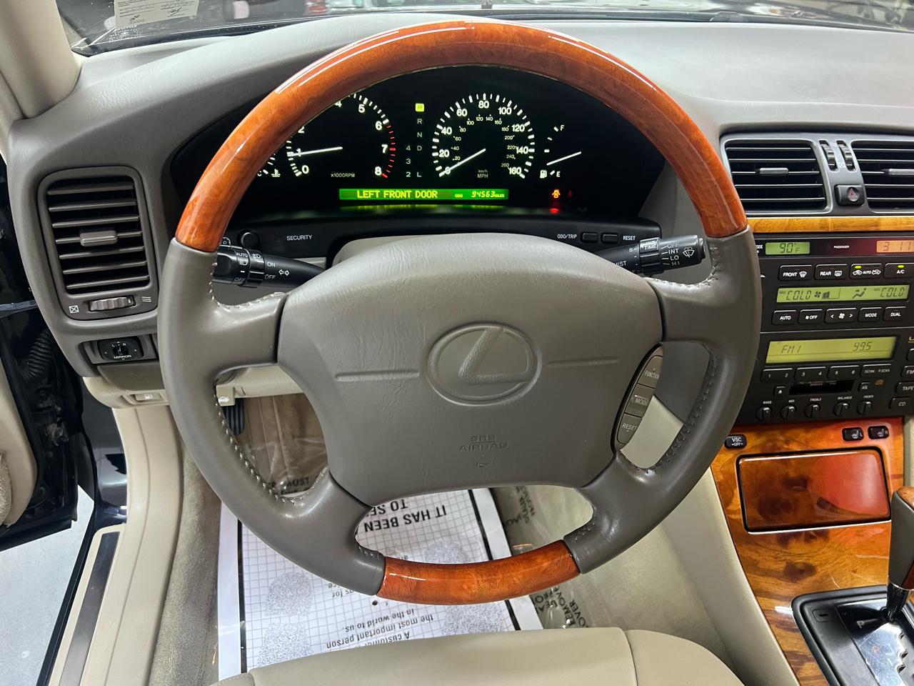 Lexus LS 400  1999