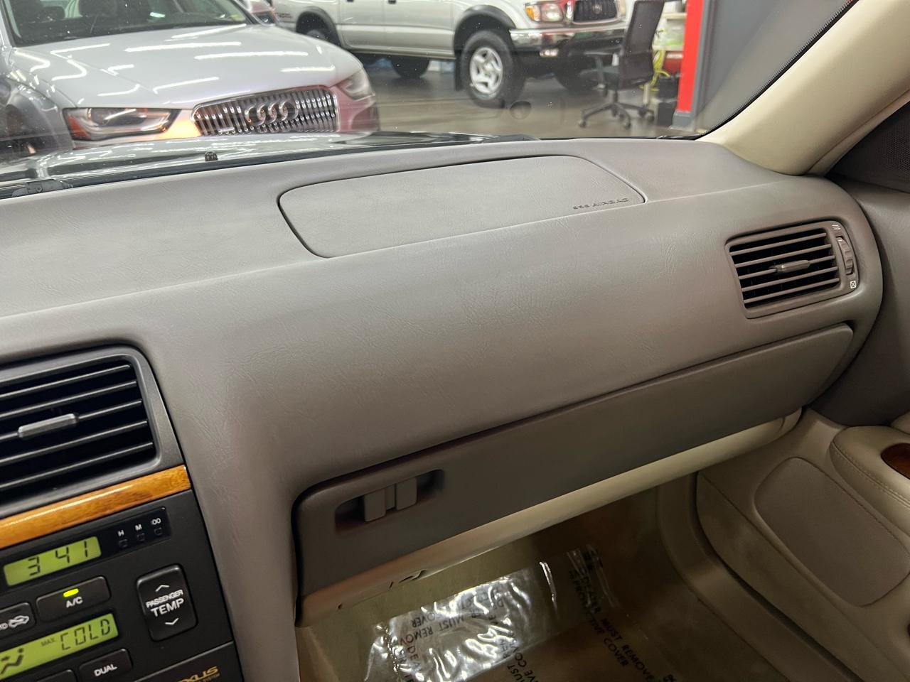 Lexus LS 400  1999