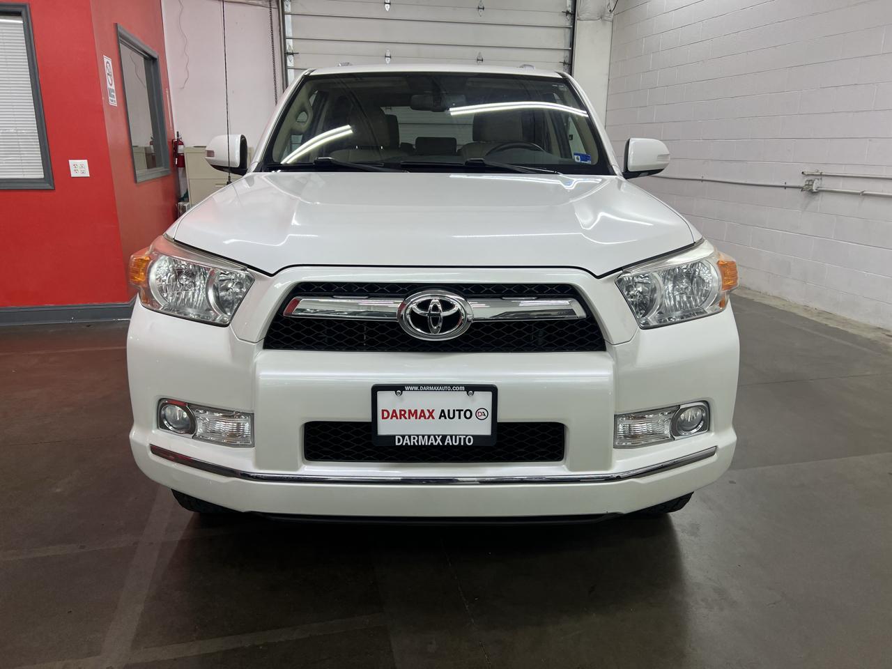 Toyota 4Runner Limited 4WD V6 2011