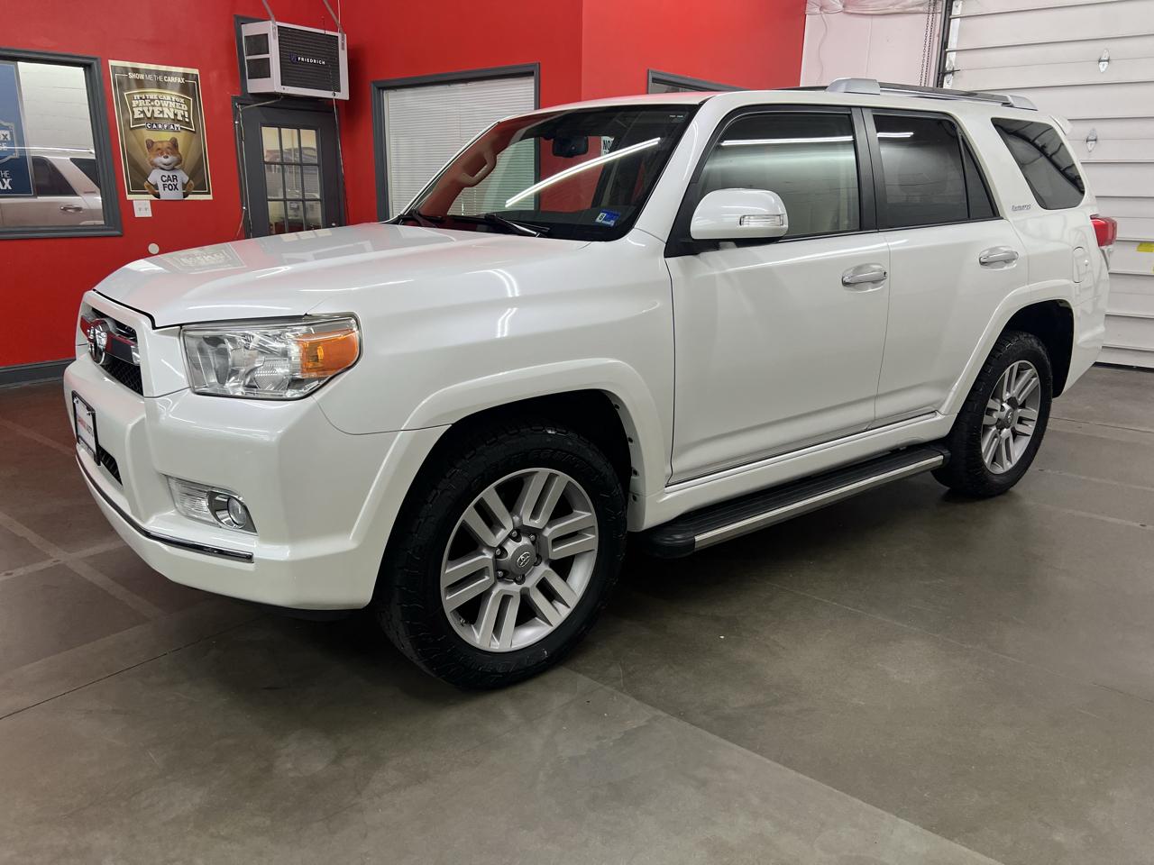 Toyota 4Runner Limited 4WD V6 2011