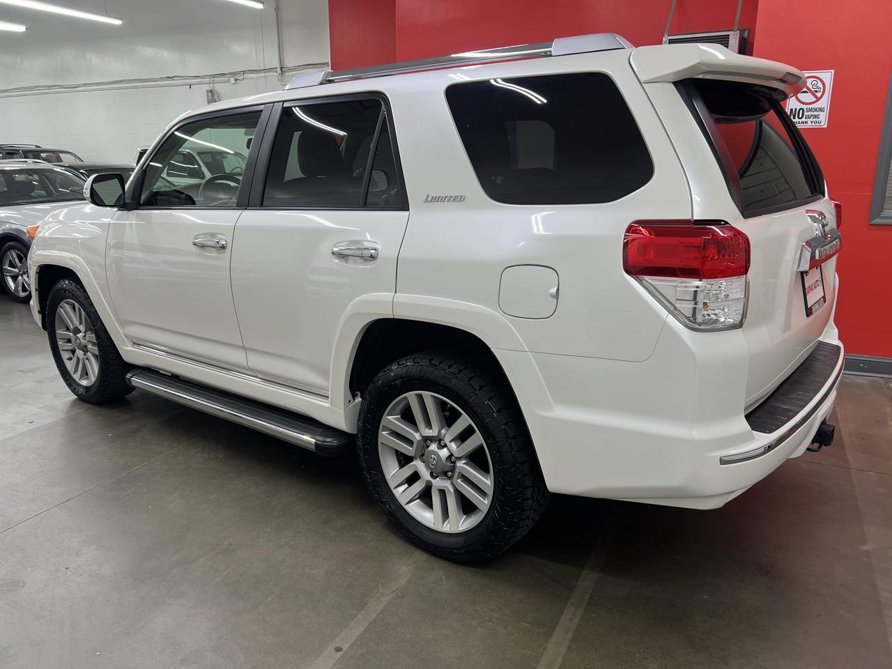 Toyota 4Runner Limited 4WD V6 2011