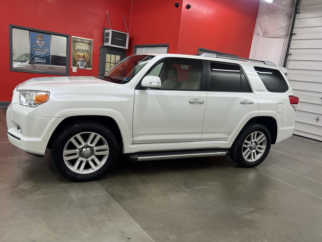 Toyota 4Runner Limited 4WD V6 2011