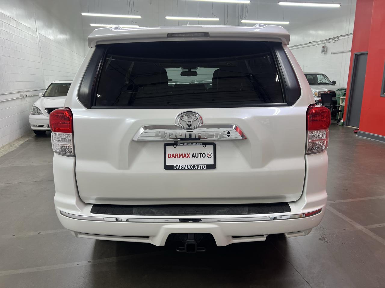 Toyota 4Runner Limited 4WD V6 2011