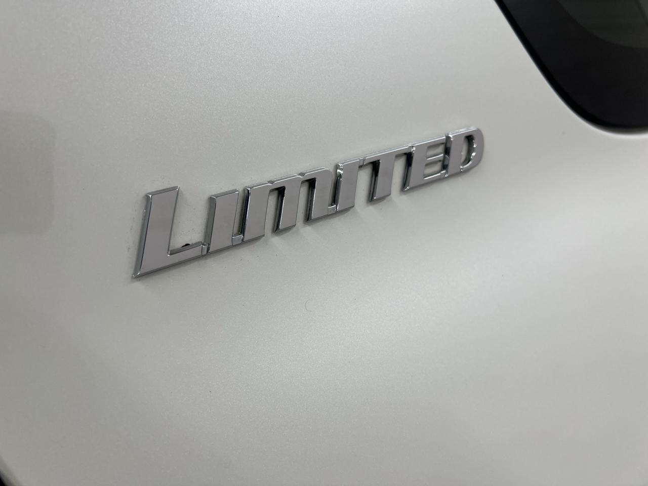 Toyota 4Runner Limited 4WD V6 2011
